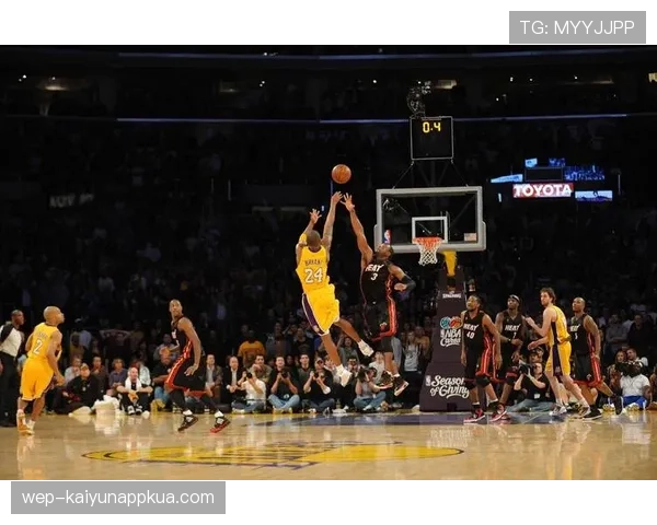 克里斯·保罗挡拆组织拉动科比三分效率显著提升