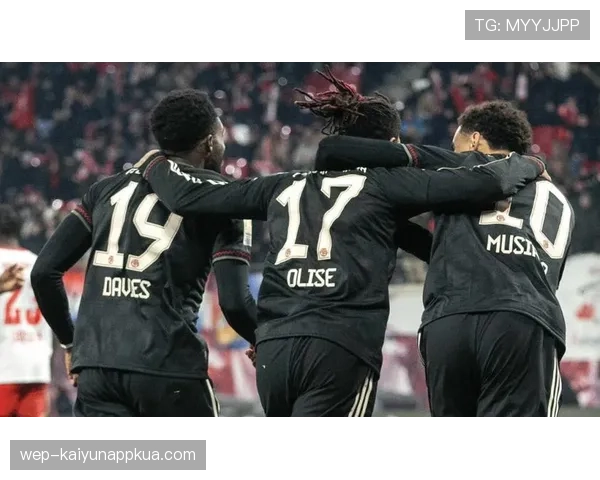 拜仁中场失控致全队节奏紊乱，强攻难掩组织乏力